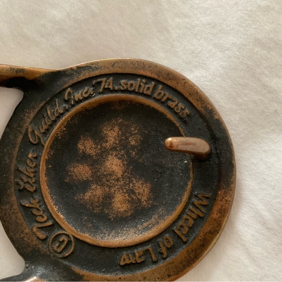 RARE BRASS ‘WHEEL OF LAW’ BELT BUCKLE - Picture 2 of 3